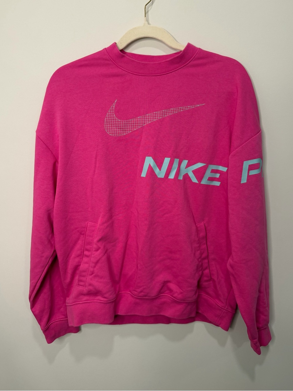 Nike Pro Hot Pink Dri-FIT Oversized Graphic Crewneck Sweatshirt Size Small